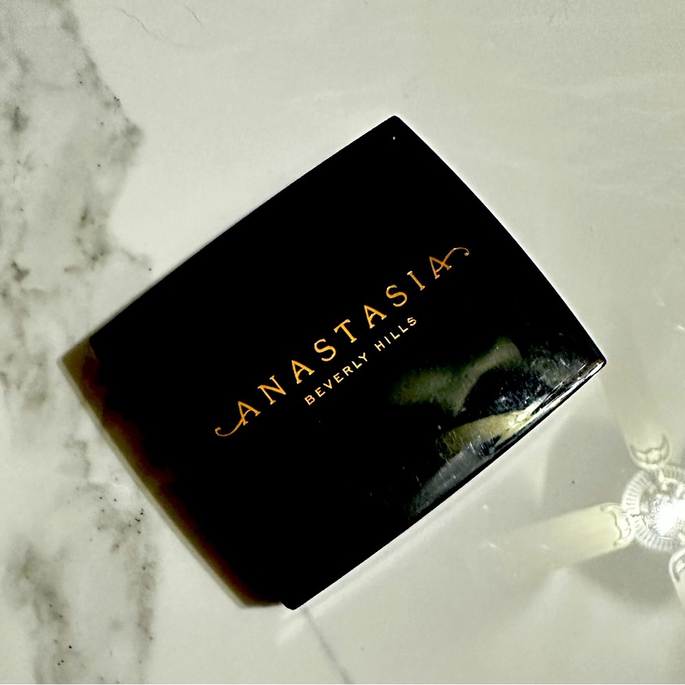 Anastasia Blush trio in “cocktail party”